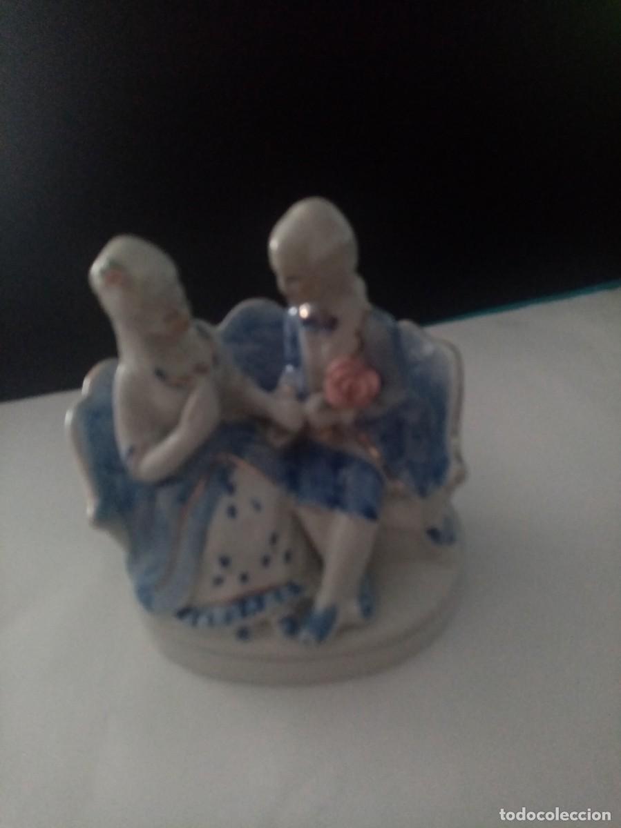Vintage: PAREJA DEL SIGLO XVIII DE PORCELANA
