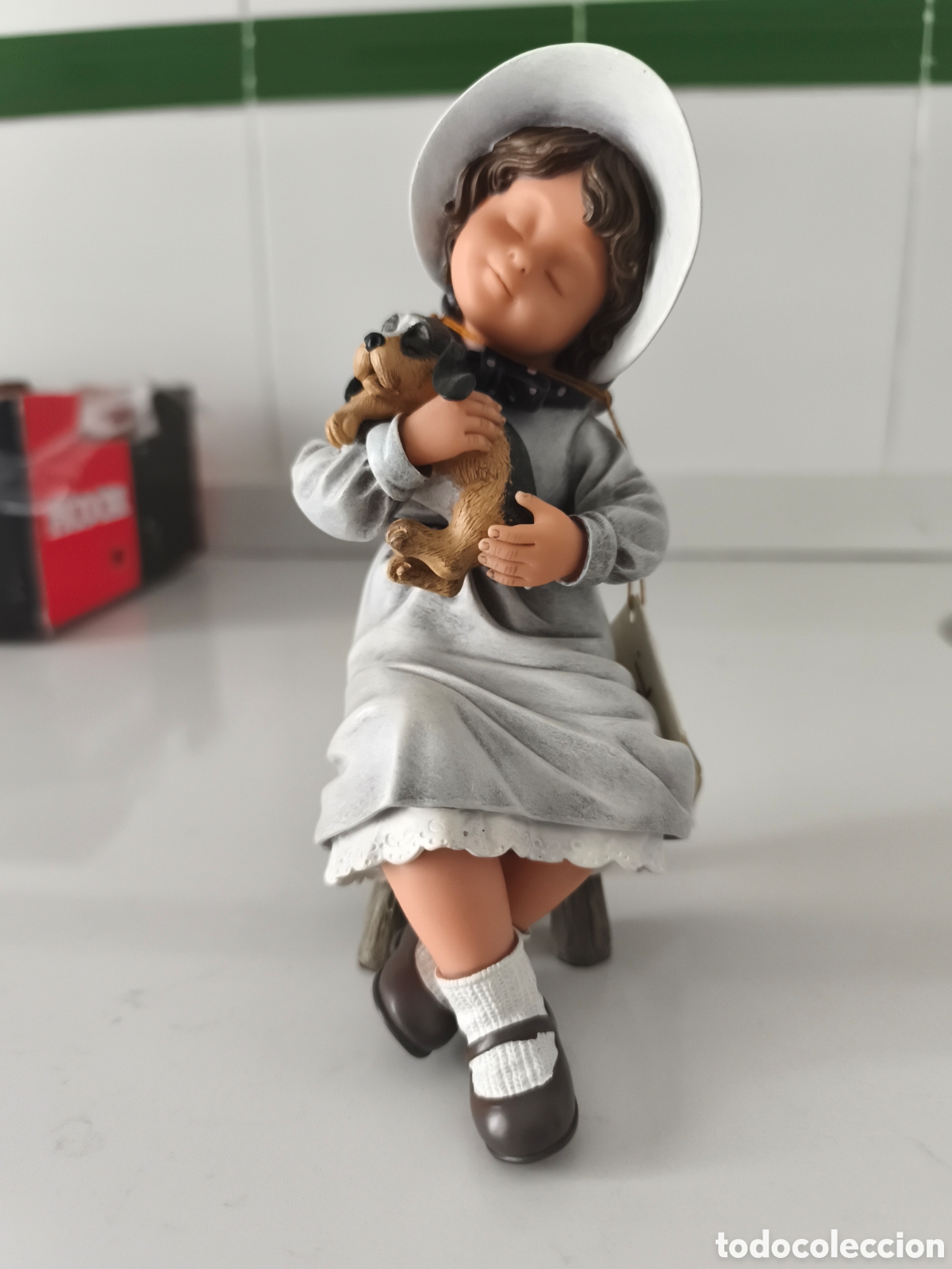 Vintage: Preciosa figura de ni&ntilde;a con perro, sellada Nadal en perfecto estado
