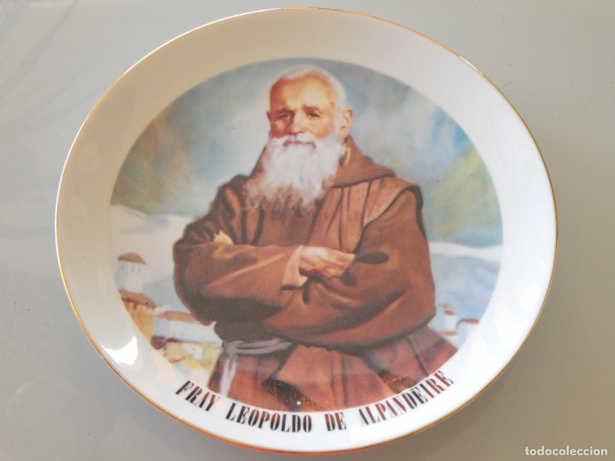 Vintage: PLATO DE CER&Aacute;MICA RELIGIOSA. FRAY LEOPOLDO DE ALPANDEIRE. GRANADA M&Aacute;LAGA. 21CM. 400GR