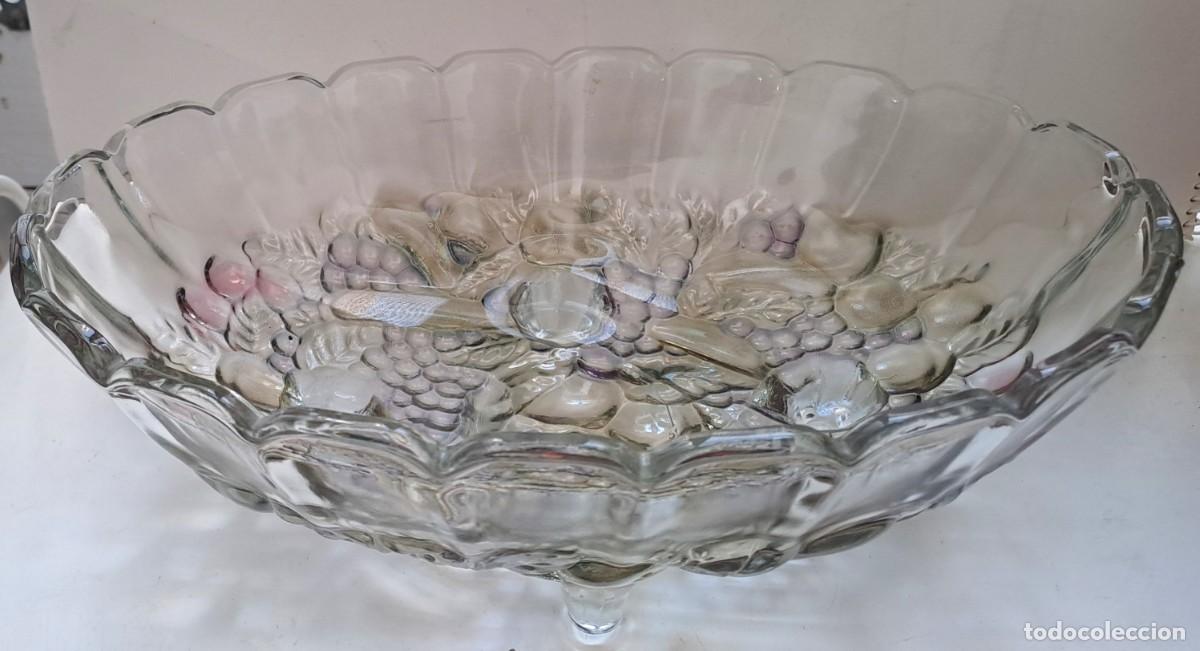 Vintage: BONITO FRUTERO VITAGE DE CRISTAL CON UVAS Y HOJAS EN RELIEVES . FRUTERO-02