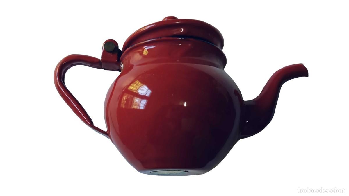 Vintage: tetera roja de acero esmaltado vitrificado de la marca PEACOCK vintage RETRO