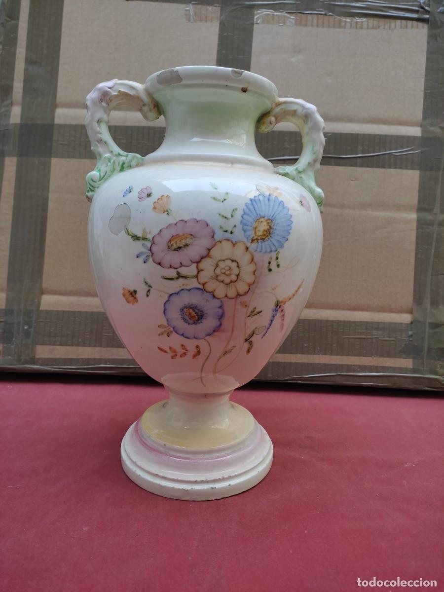 Vintage: jarron de ceramica motivo flores y con asas - 34cm de alto