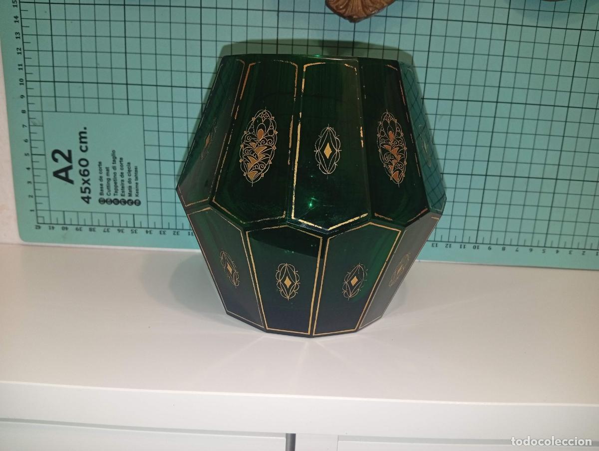 Vintage: Jarr&oacute;n Vintage cristal tallado estilo Bohemia verde y oro