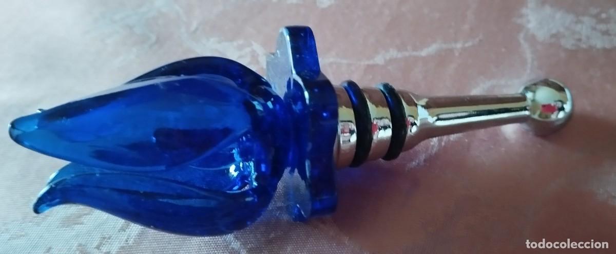 Vintage: ESPECTACULAR TAP&Oacute;N DE VINO CON FLOR EN MURANO AZUL VINTAGE A&Ntilde;OS 70
