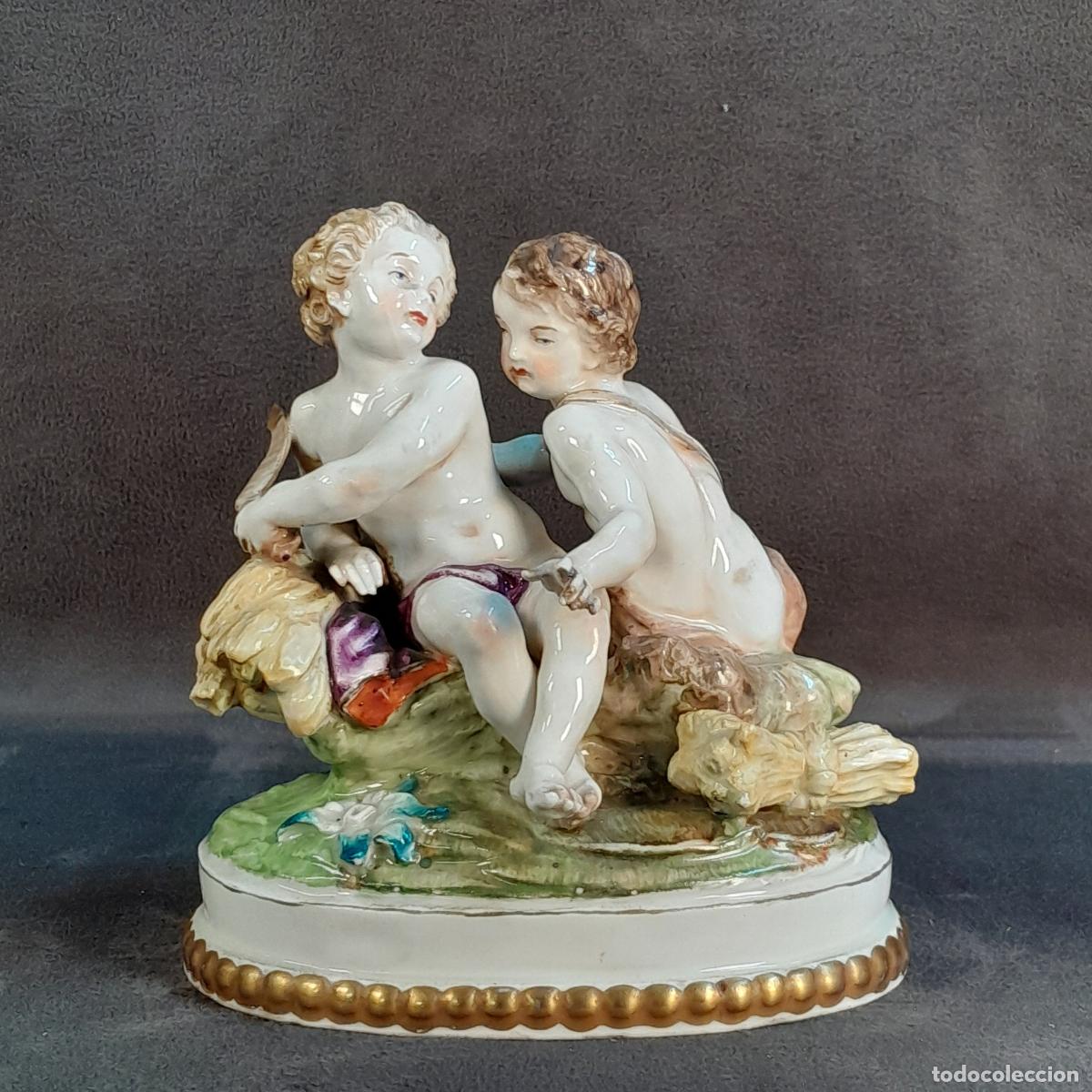 Vintage: ESCULTURA DE DOS PUTTI EN PORCELANA POLICROMADA.HISPANIA.MEDIADOS DEL S.XX