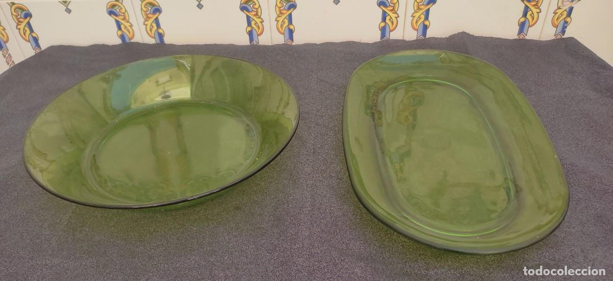 Vintage: bandeja o fuente ovalada y fuente o ensaladera o plato hondo Duralex verde - probablemente a&ntilde;os 70