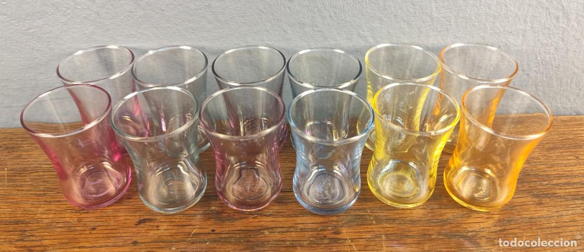 Vintage: Lote de 12 vasos de chupito de cristal tintado vintage