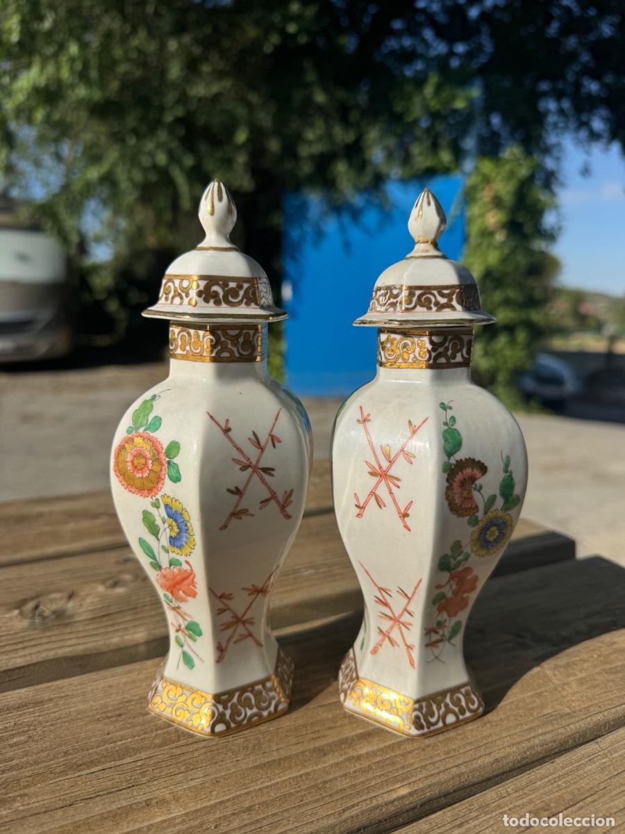 Vintage: Pareja de jarrones loza cer&aacute;mica estilo Arita dorados Espa&ntilde;a a&ntilde;os 50 19x8