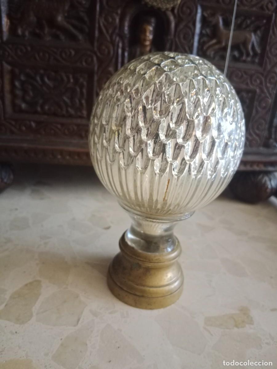 Vintage: PRECIOSA ANTIGUA BOLA DE CRISTAL POMO ARRANQUE DE ESCALERA NIDO COLMENA DE ABEJAS BLANCO IRIDISCENTE