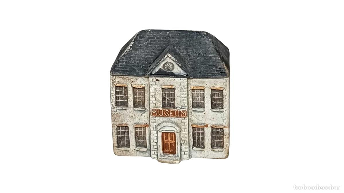 Vintage: CASA MINIATURA &rdquo;MUSEUM&rdquo; PHILIP LAURESTON - REF. UK 770 - CER&Aacute;MICA PINTADA A MANO - A&Ntilde;OS 70-80