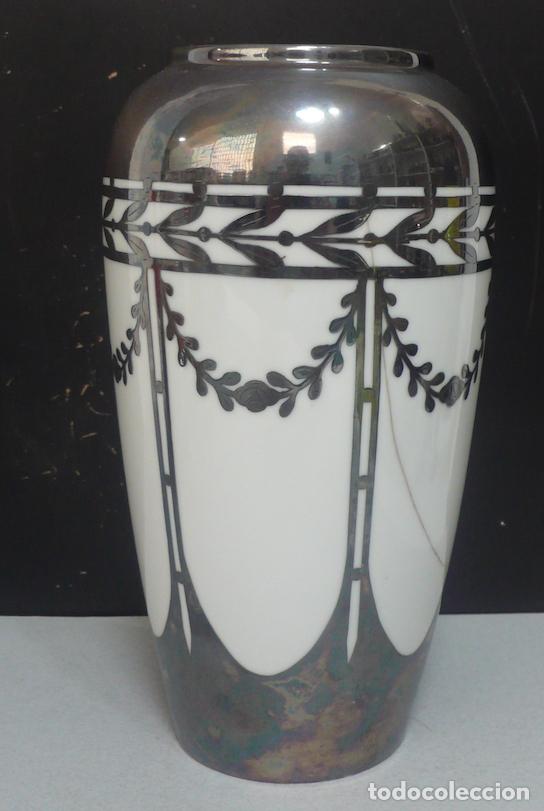 Vintage: JARRON DE PORCELANA CON PLATA