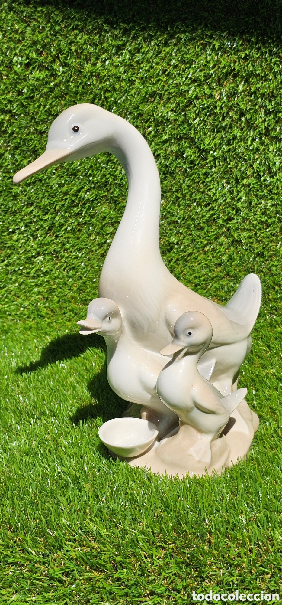 Vintage: Elegante figura de porcelana &ndash; Oca con dos patitos &ndash; Decoraci&oacute;n vintage