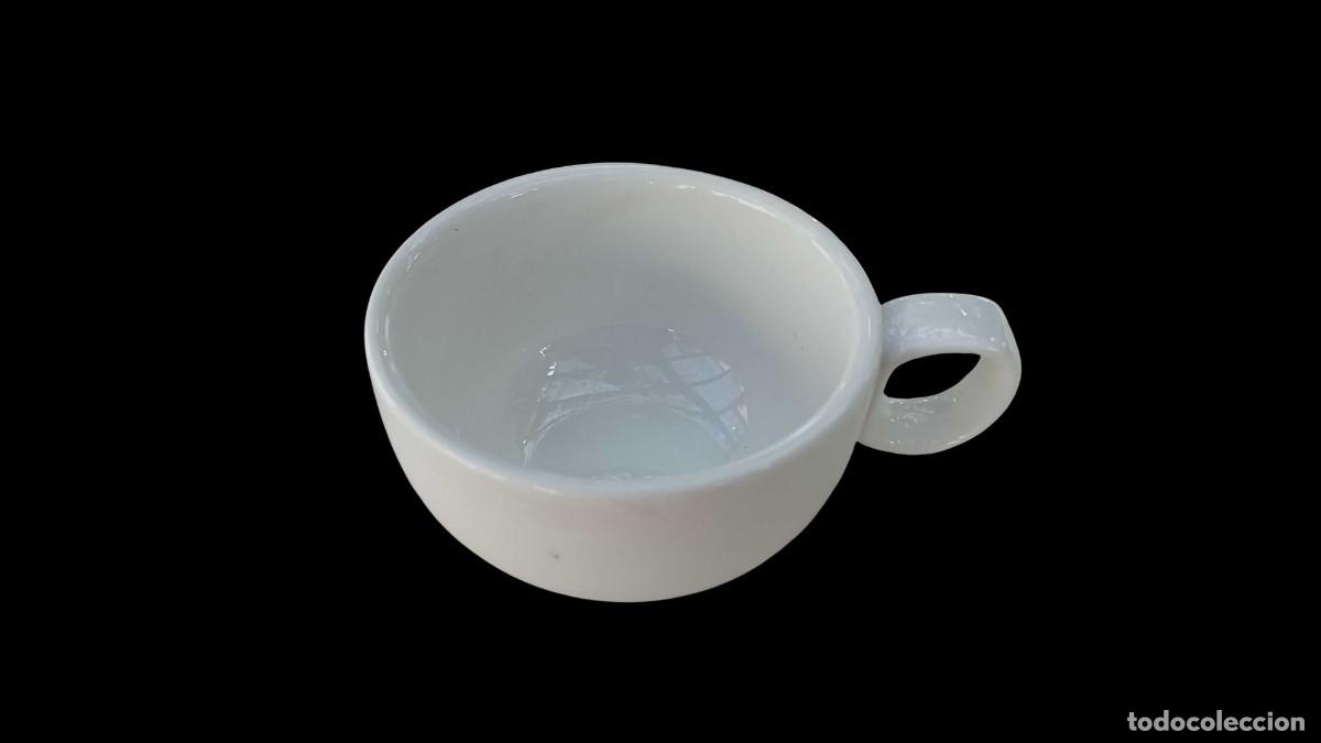 Vintage: TAZA DE DESAYUNO VINTAGE - VIDRIO OPALINO BLANCO - VAJILLA FRANCESA (A&Ntilde;OS 60)