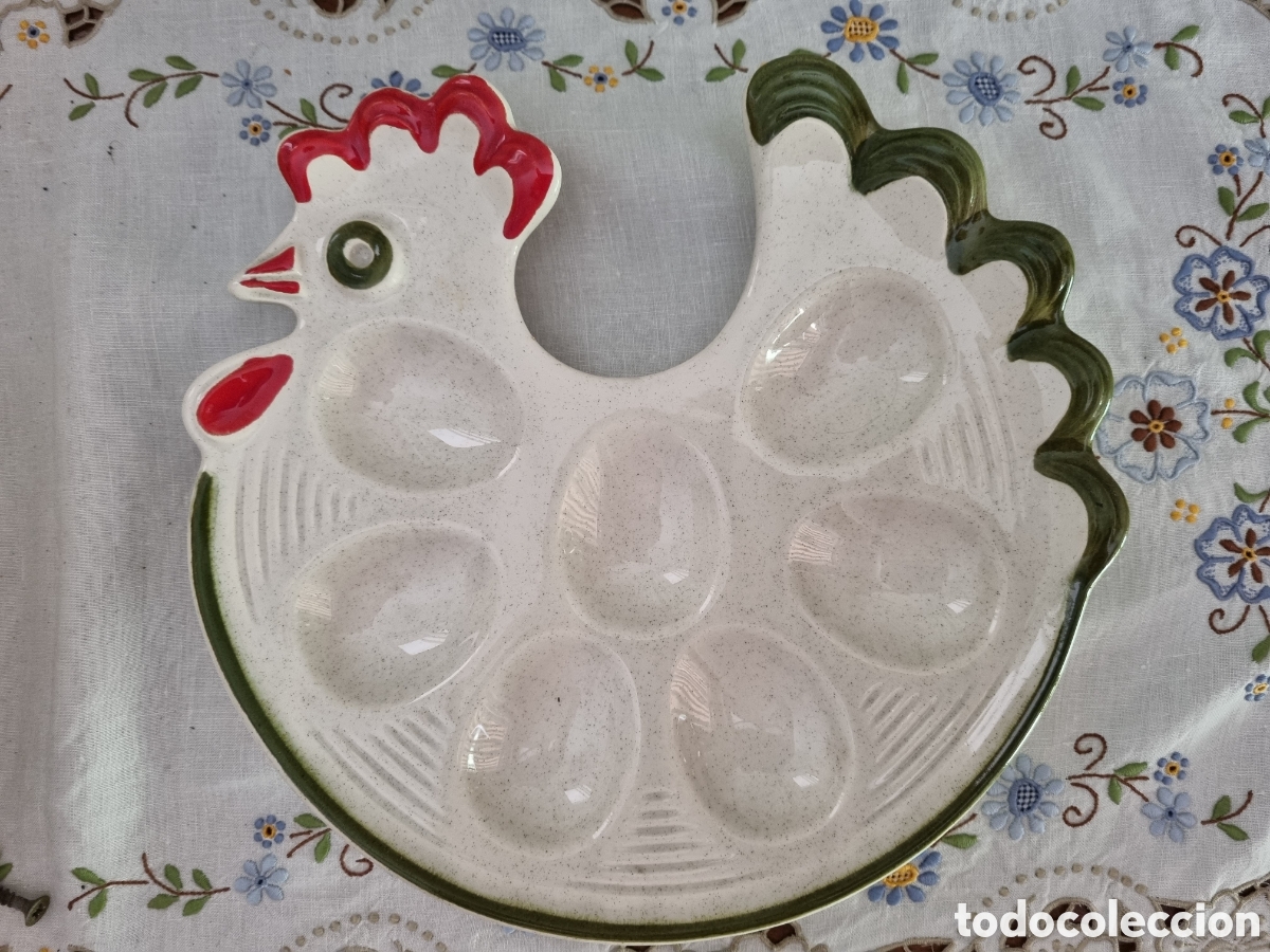 Vintage: Antigua bandeja huevera de cer&aacute;mica esmaltada. Forma de gallina. 25 cm diametro. Muy bonita!