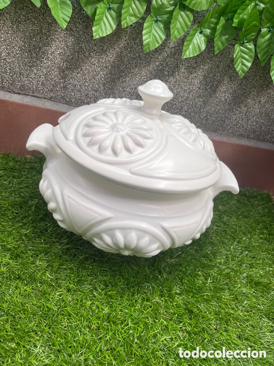 Vintage: Sopera grande de porcelana Portugal blanca