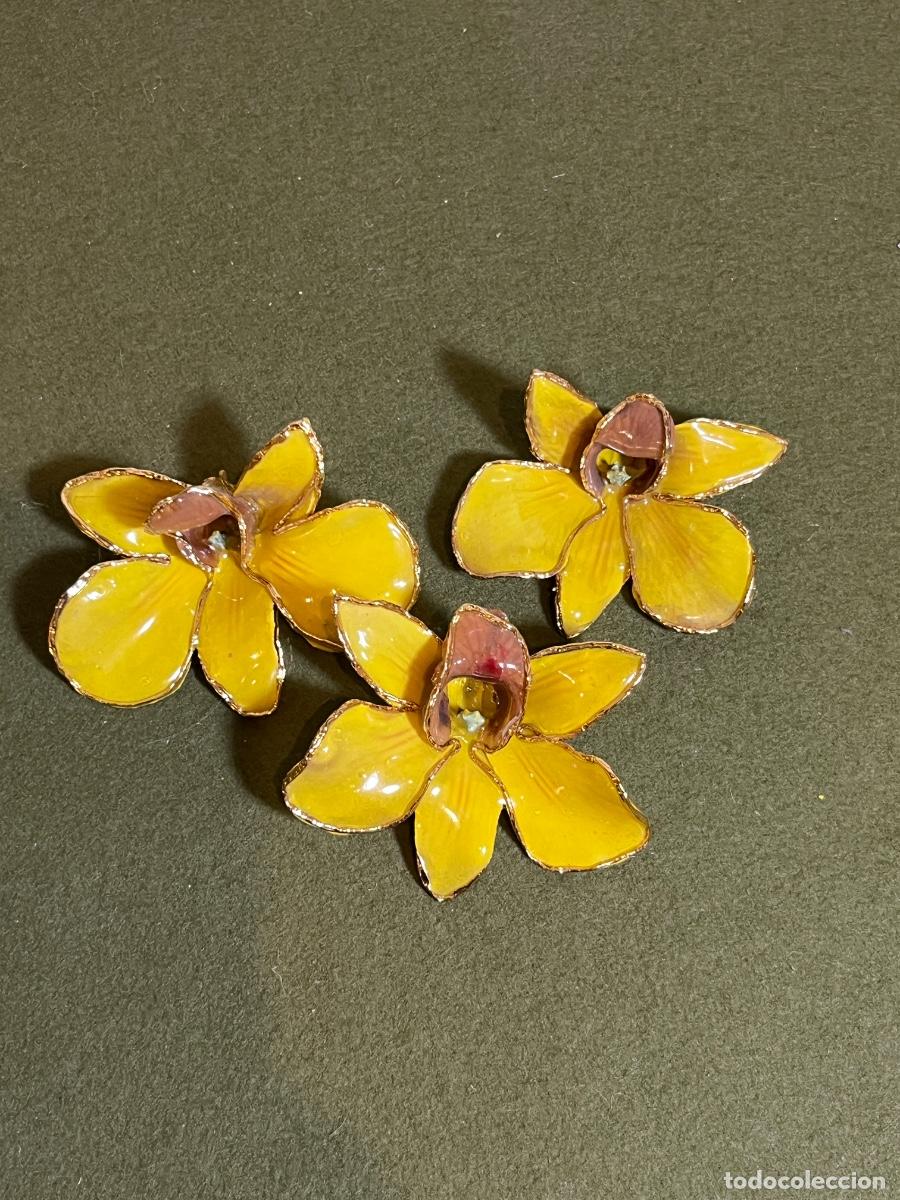 Vintage: Lote 3 flores orqu&iacute;dea amarillas de resina fina pintadas a mano decoraci&oacute;n floral manualidades bisut