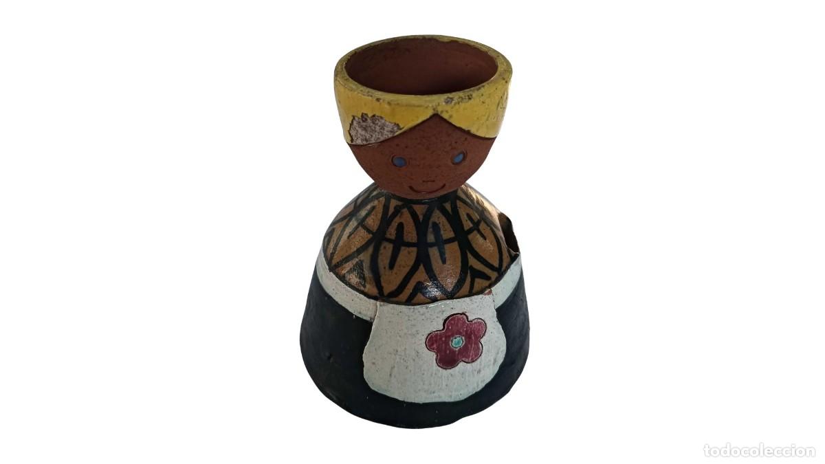 Vintage: HUEVERA DE CER&Aacute;MICA ARTESANAL PINTADA A MANO - FIGURA CON MOTIVOS FLORALES VINTAGE - RETRO - 60/70