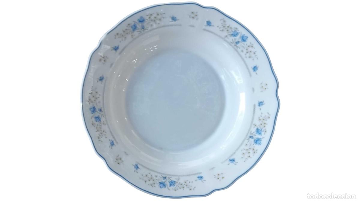 Vintage: PLATO HONDO VINTAGE ARCOPAL FLORES AZULES - A&Ntilde;OS 70/80