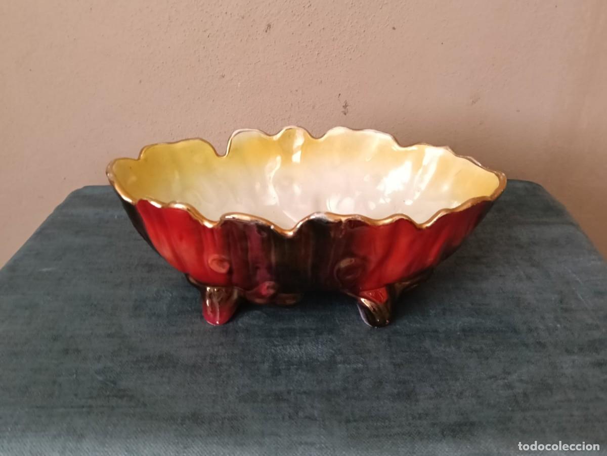 Vintage: FRUTERO ANTIGUO DE PORCELANA TORNOSOLADA - BORDES DORADOS