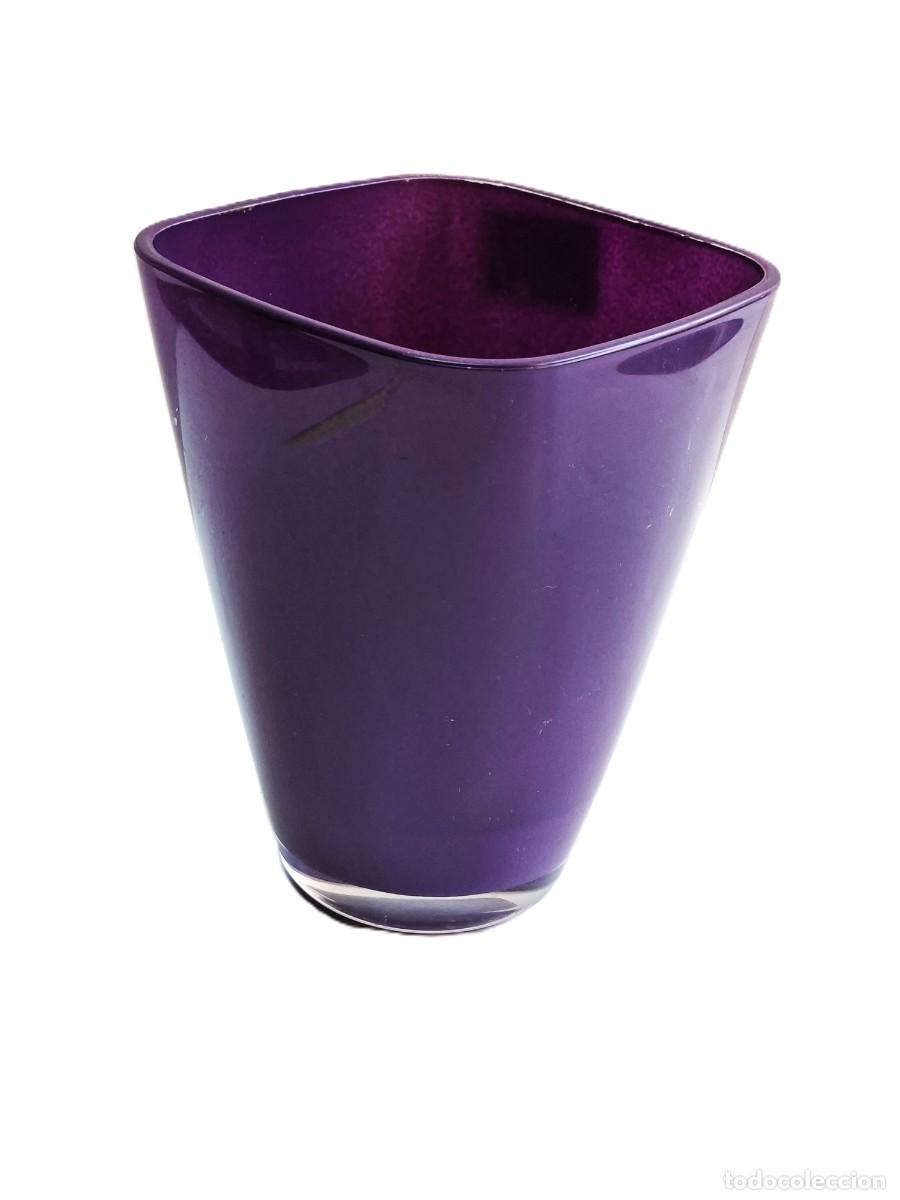 Vintage: Maceta de vidrio. Altura: 16 cm. Di&aacute;metro: 13 cm.