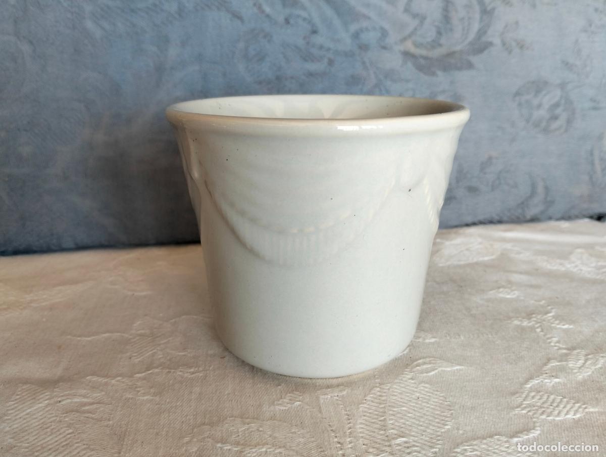 Vintage: Vaso macetero porta-l&aacute;pices porcelana blanca vintage o antiguo con formas de cortina cenefas a&ntilde;os 60