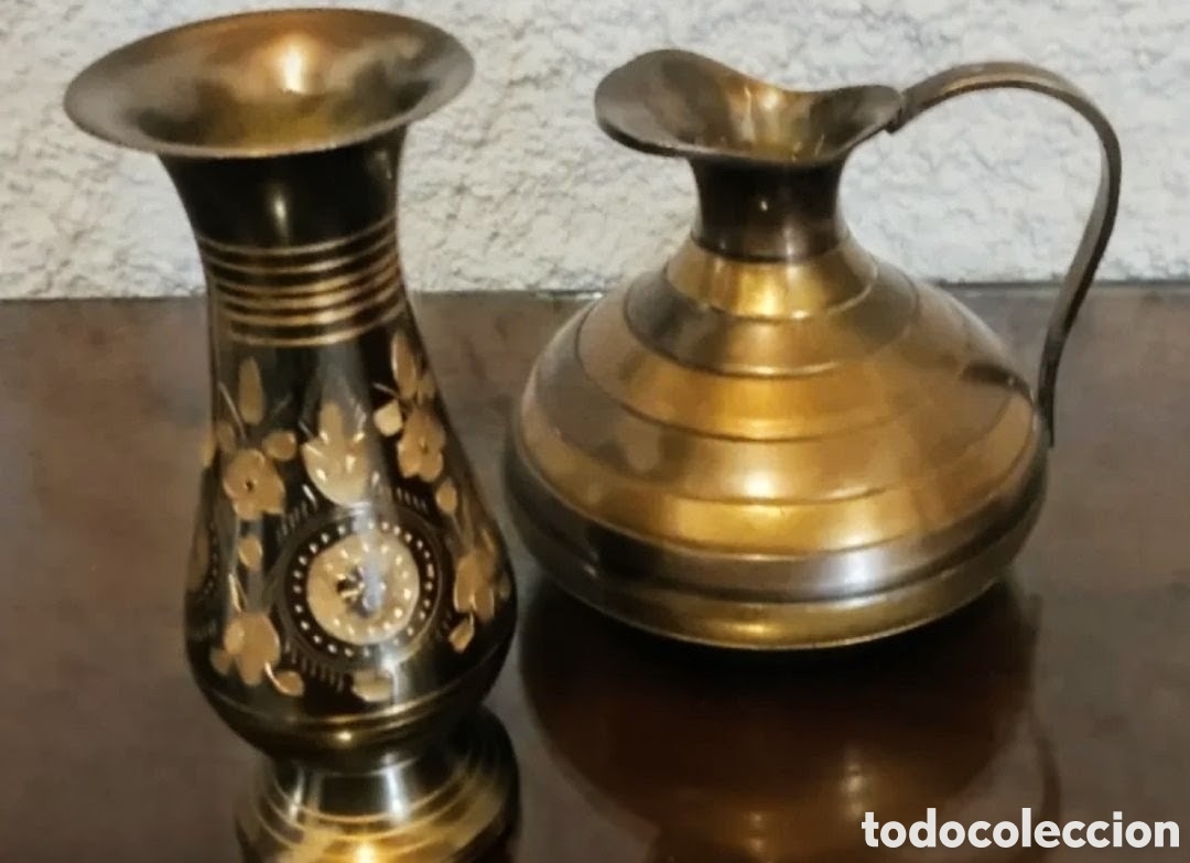Vintage: Lote de dos jarras met&aacute;licas artesanales hechas en la India