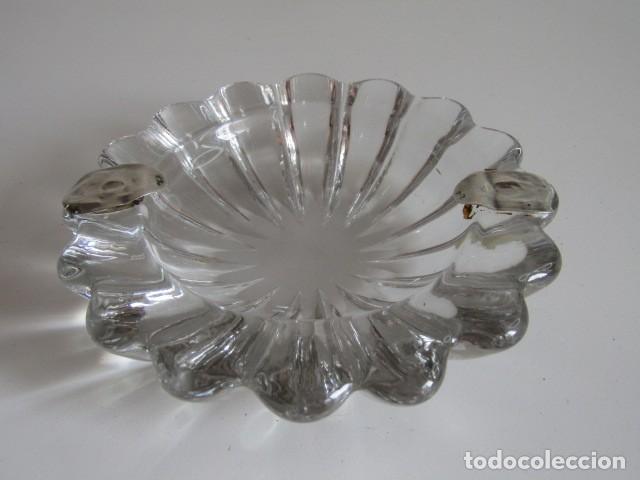 Vintage: PRECIOSO CENICERO DE CRISTAL TALLADO CON REPOSACIGARRILLOS DE PLATA - SELLO - S.XX