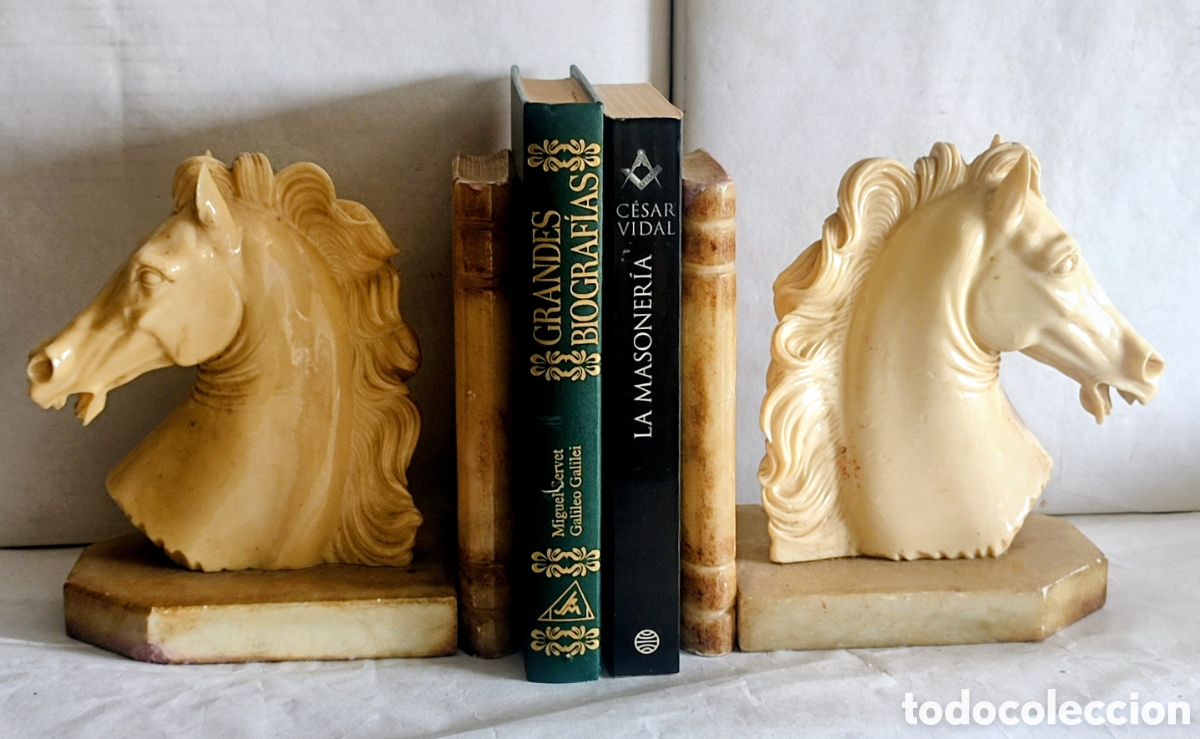 Vintage: SUJETA LIBROS.MARMOL Y RESINA