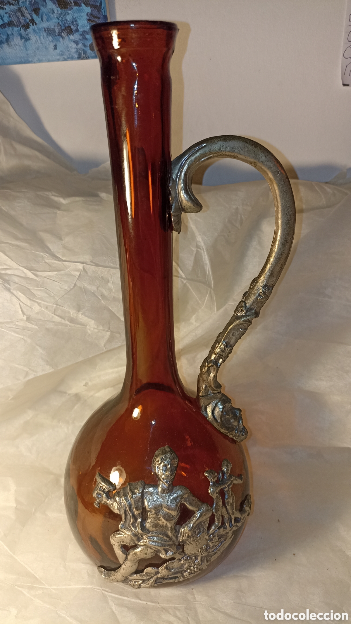 Vintage: Preciosa botella antigua moscatel con las figuras de bacus