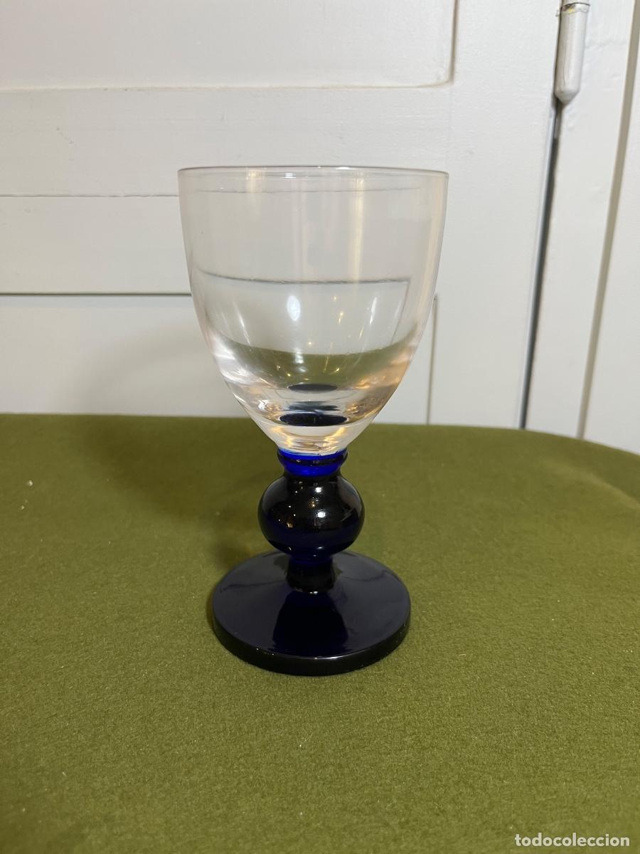 Vintage: Copa de cristal con pie azul cobalto &ndash; Copa vintage para licor o vino dulce &ndash; A&ntilde;os 70