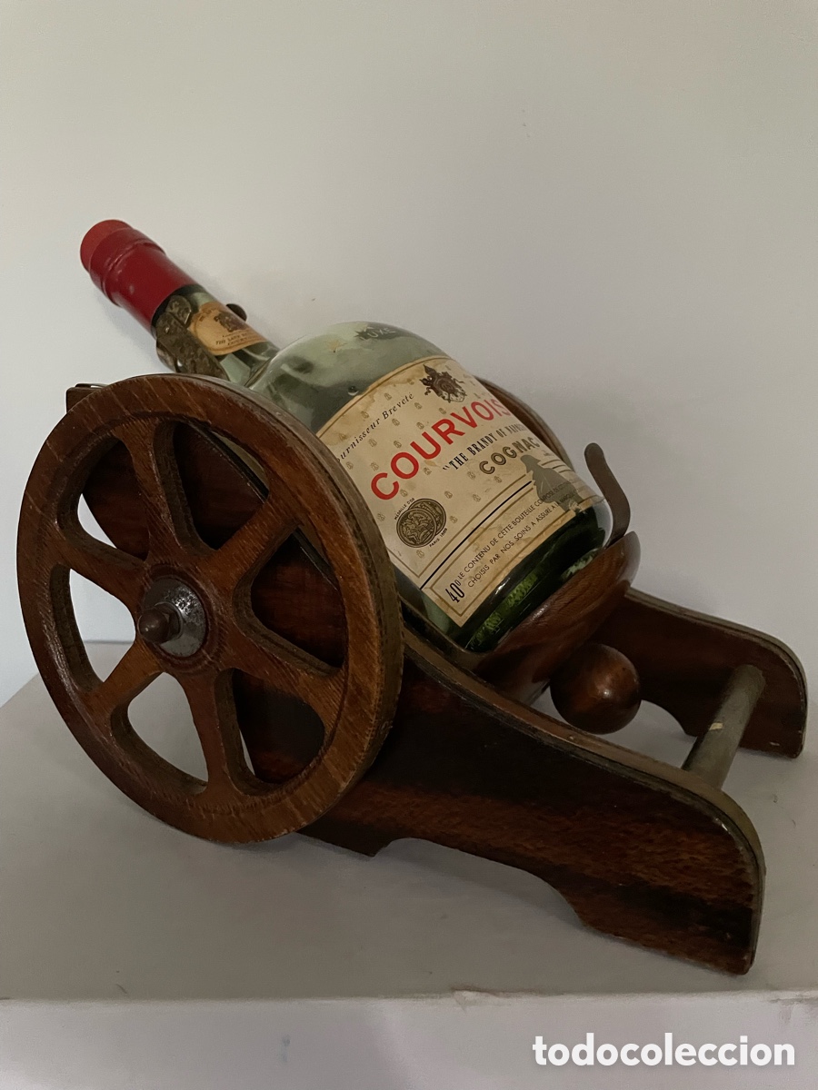 Vintage: Soporte de madera con botella de cognac