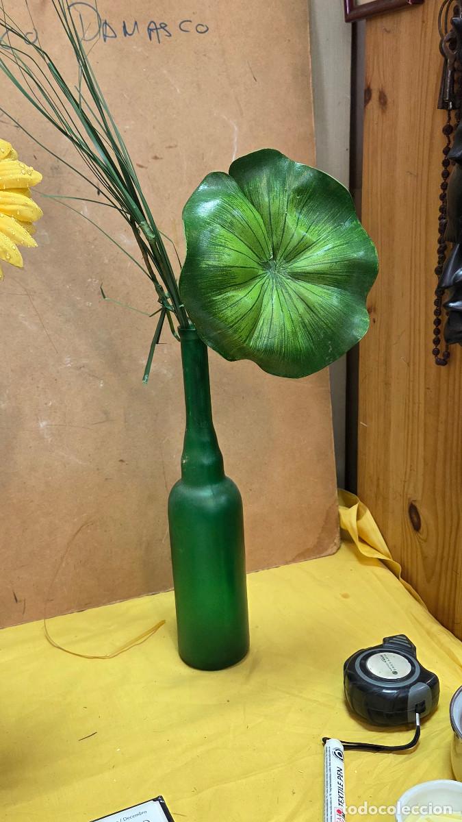 Vintage: botella de cristal verde