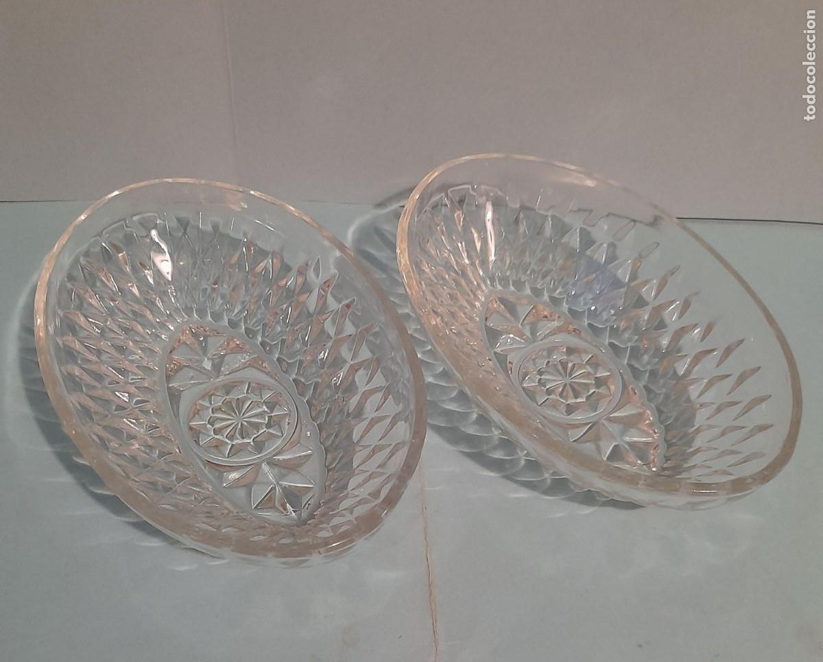 Vintage: 2 Peque&ntilde;as bandejas o mini fuentes para aperitivo en cristal a&ntilde;os 70