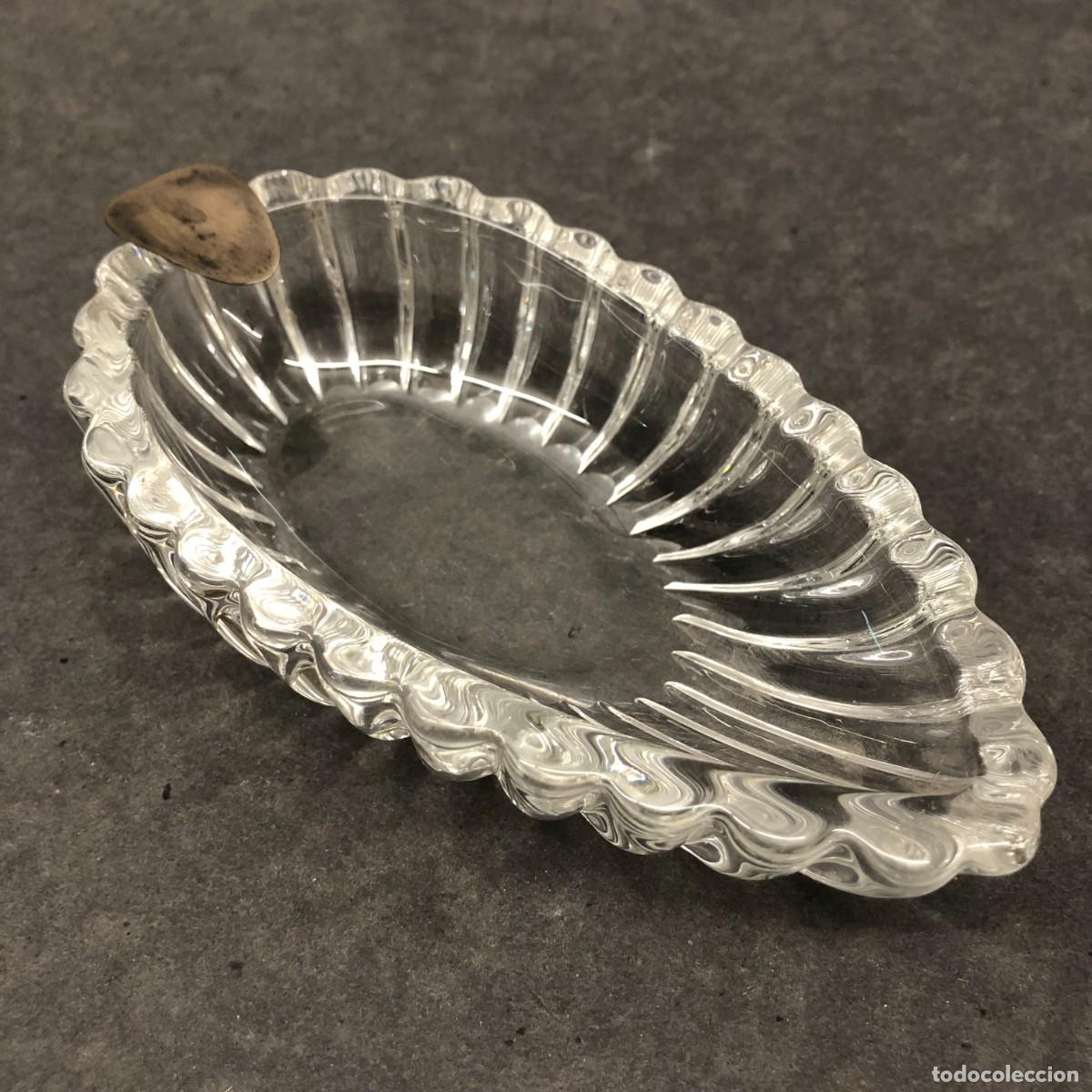 Vintage: ANTIGUO CENICERO DE CRISTAL - EN FORMA DE HOJA - ESTILO VINTAGE - 14,5 X 7,5 X 3 CM / 1697