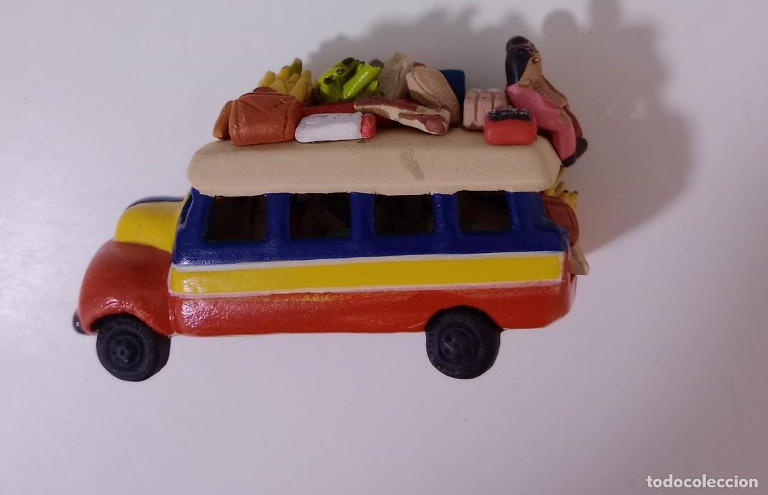 Vintage: Arte popular colombiano Chiva Bus ceramica hecho y pintado a mano Colombia