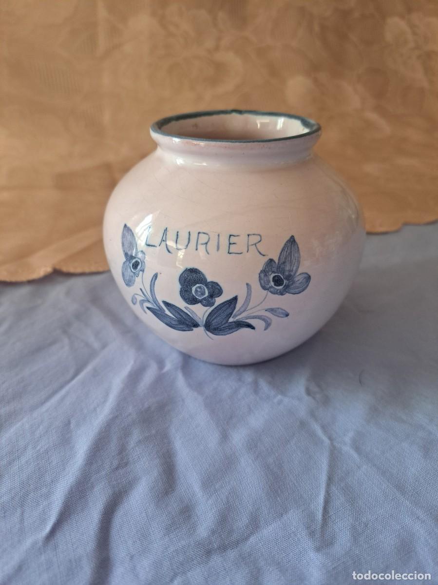 Vintage: Tarro de cer&aacute;mica pintado a mano para laurel.