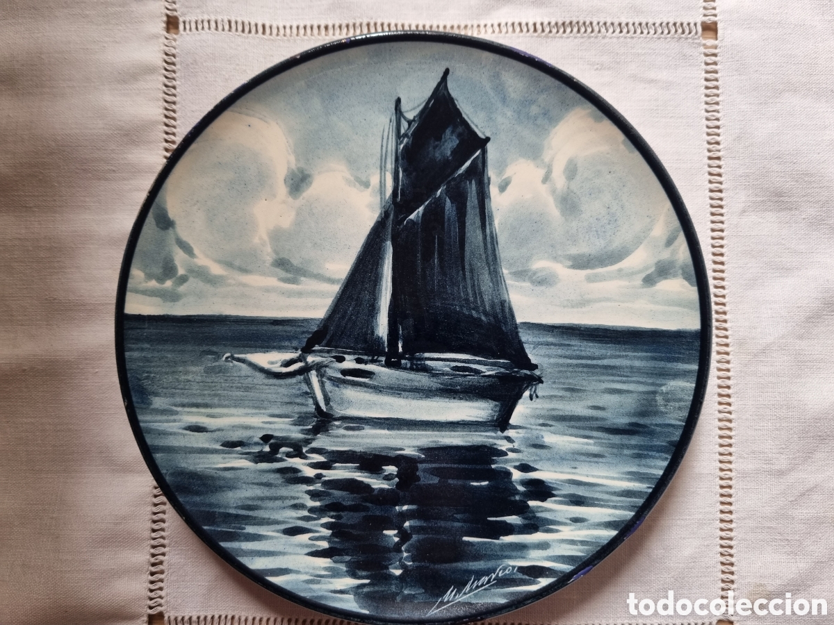 Vintage: Precioso plato decorativo de porcelana. Firmado. Pintado a mano. Barco a vela. 18 cm di&aacute;metro.