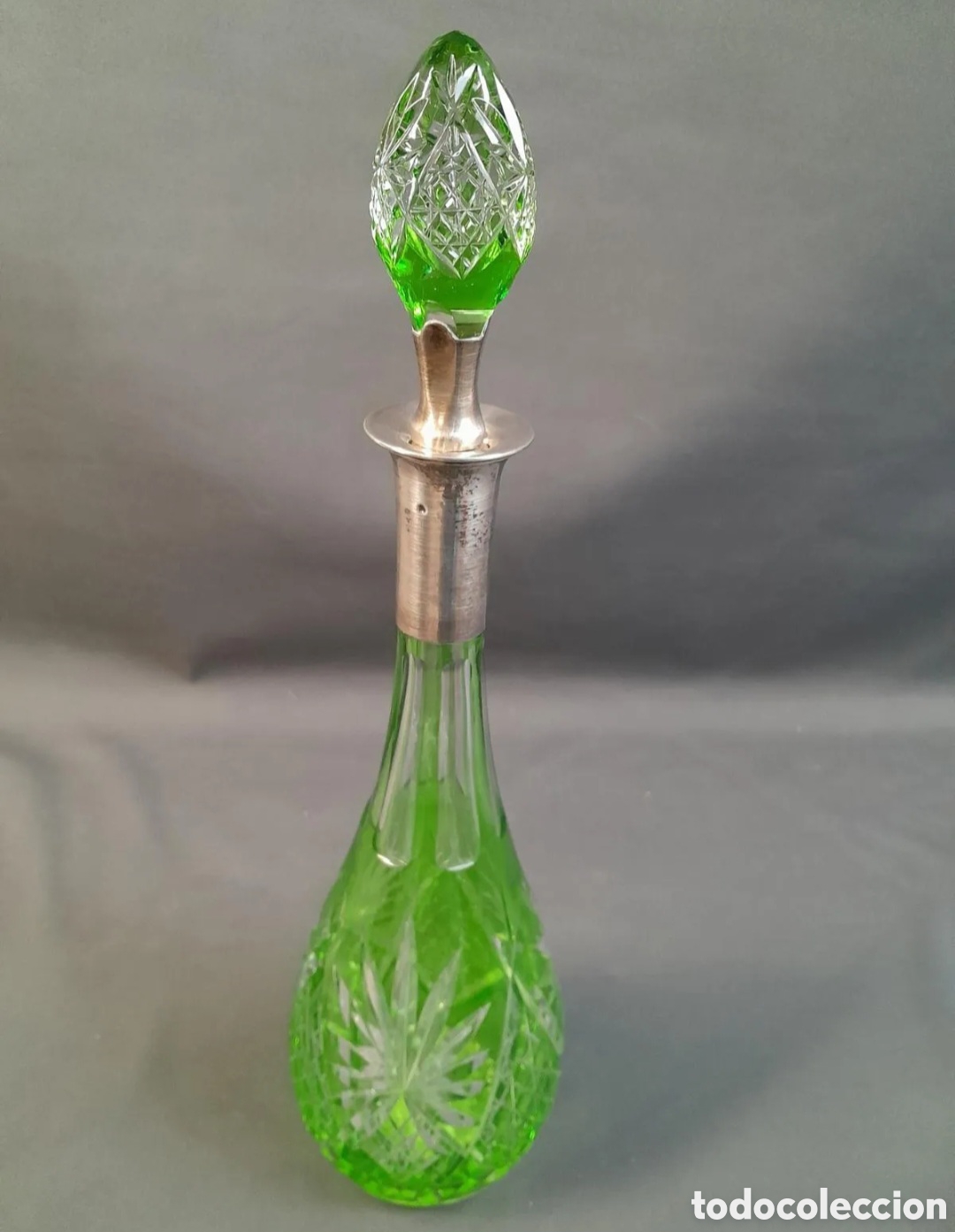 Vintage: DECANTADOR BOHEMIO CRISTAL VERDE. DETALLE PLATA. CA 1940