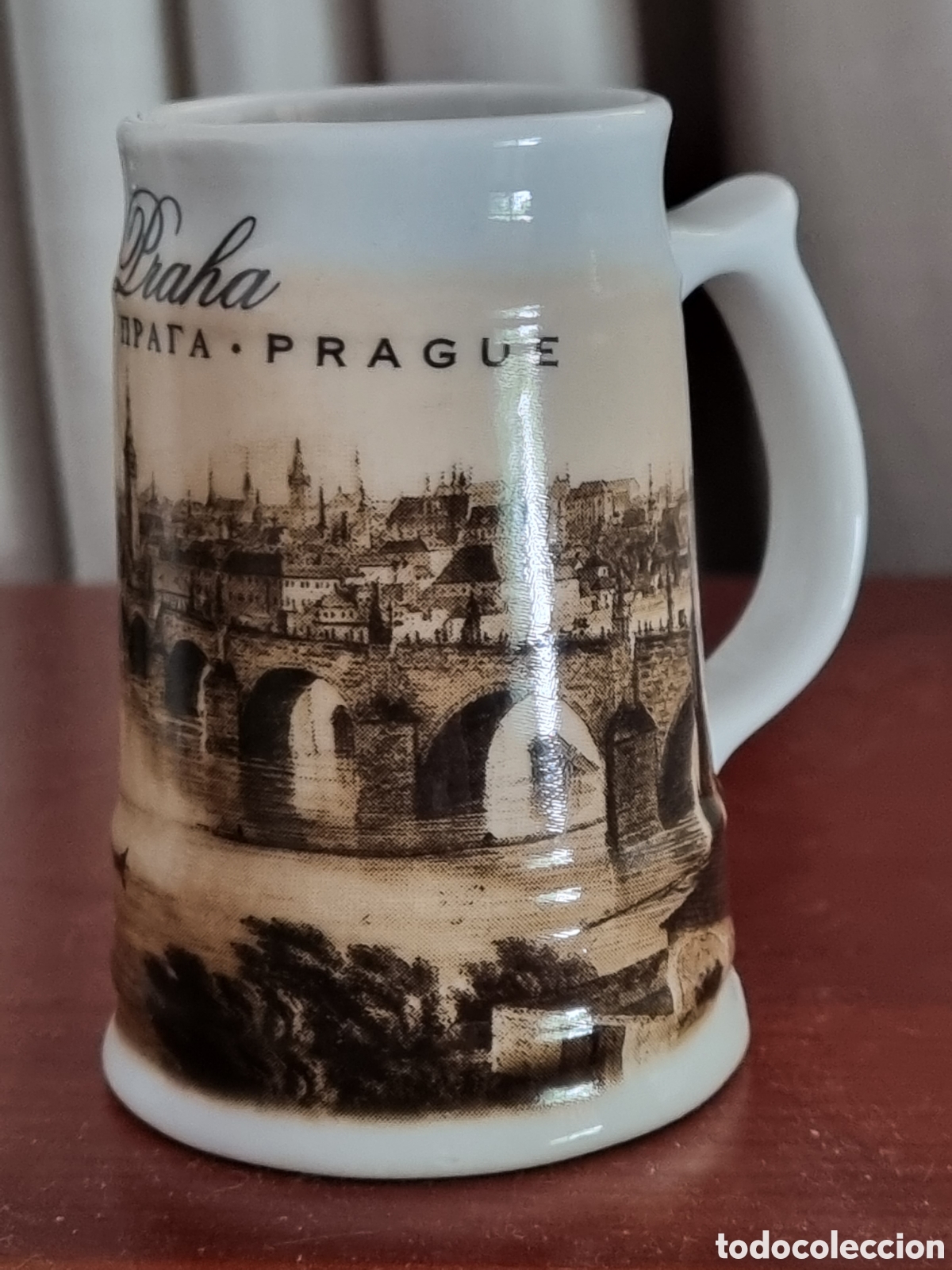 Vintage: Jarra decorativa de Praga (Rep&uacute;blica Checa). Puente de Carlos. 8 cm.de alto. Perfecta!