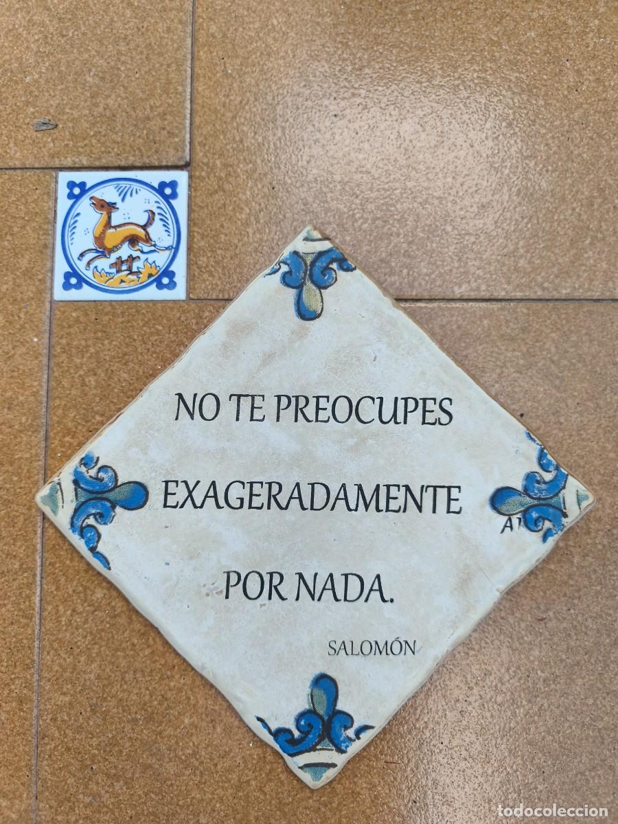 Vintage: Azulejo romboidal con frase celebre de Salom&oacute;n.