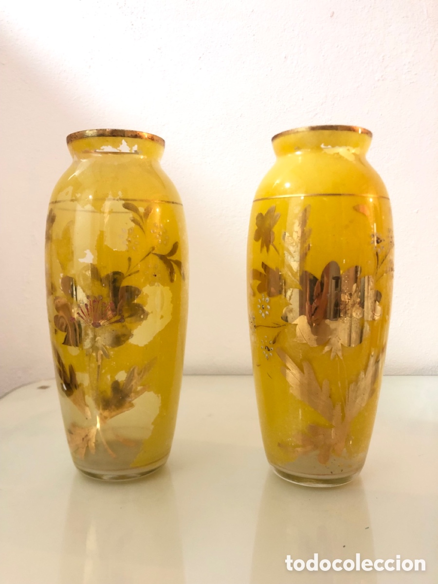 Vintage: 2 Jarrones antiguos amarillo y dorado