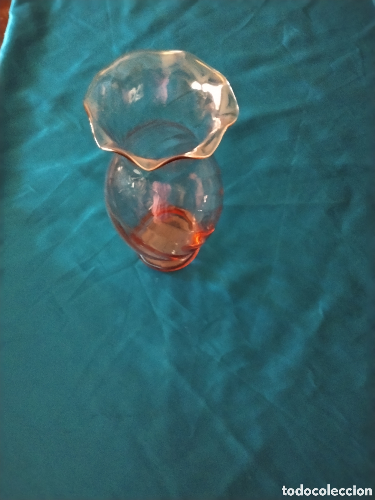 Vintage: Jarr&oacute;n de cristal rosa con bordes ondulado 20 cm