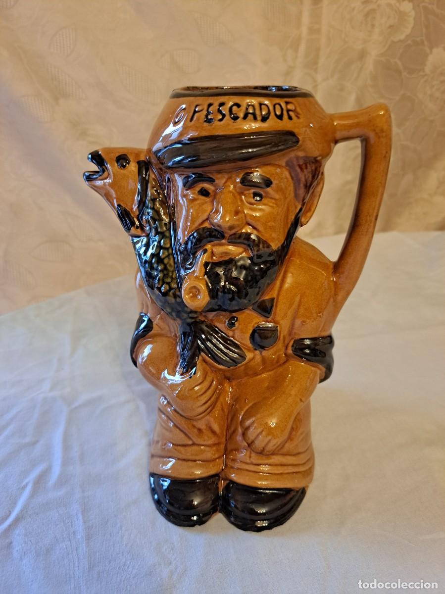 Vintage: Jarra de cer&aacute;mica popular de Portugal, O Pescador. a&ntilde;os 70