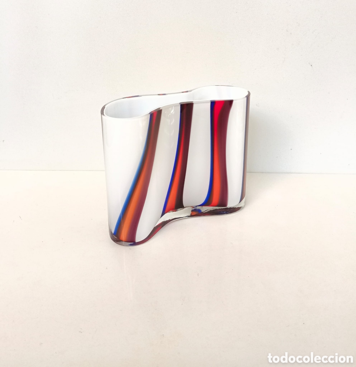 Vintage: JARRON DISE&Ntilde;O MURANO A&Ntilde;OS 60 // VINTAGE CRISTAL RAYAS BLANCO ROJO AZUL MODERN MID CENTURY SPACE AGE