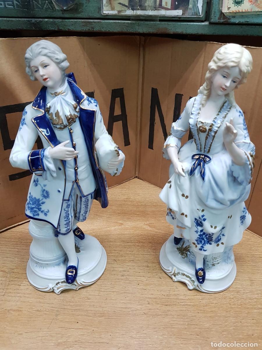 Vintage: PAREJA DE ESTATUAS DE PORCELANA
