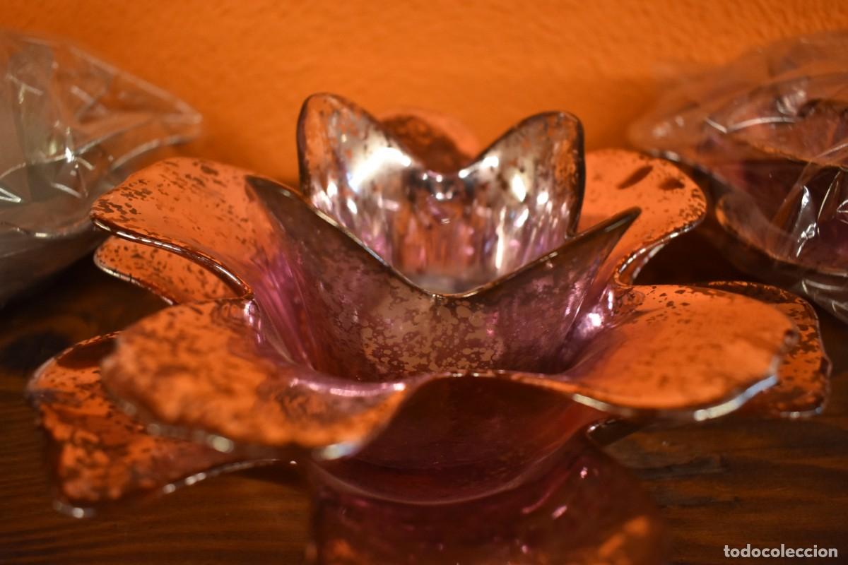 Vintage: Portavelas de cristal en forma de flor color rosa metalizado