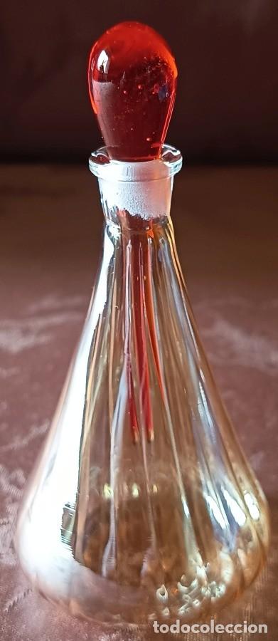 Vintage: BOTELLA PERFUMERO CON TAP&Oacute;N DE CRISTAL DE MURANO AMBAR. FABBRI EDITORI. VINTAGE