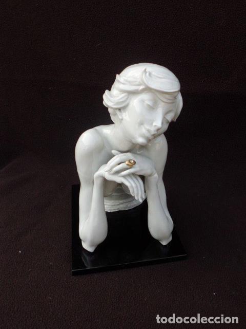 Vintage: mujer de porcelana - Mezzo busto di donna in porcellana capodimonte biosquit con anello