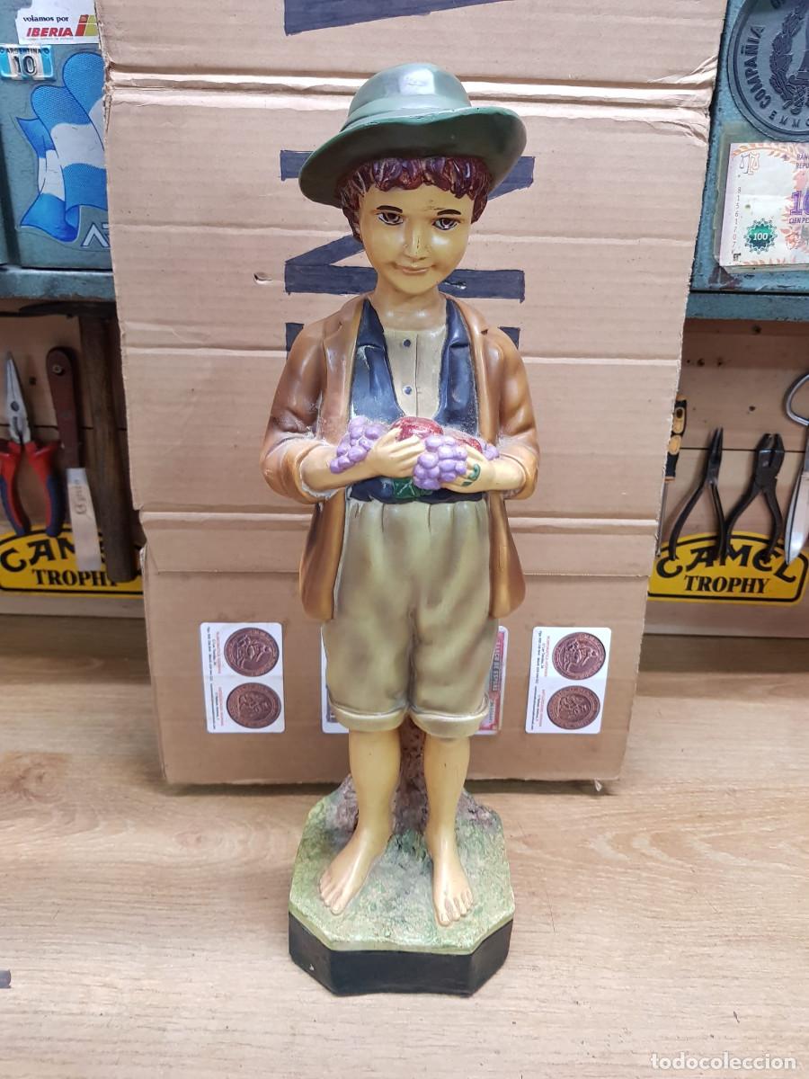 Vintage: FIGURA DE NI&Ntilde;O CON FRUTAS
