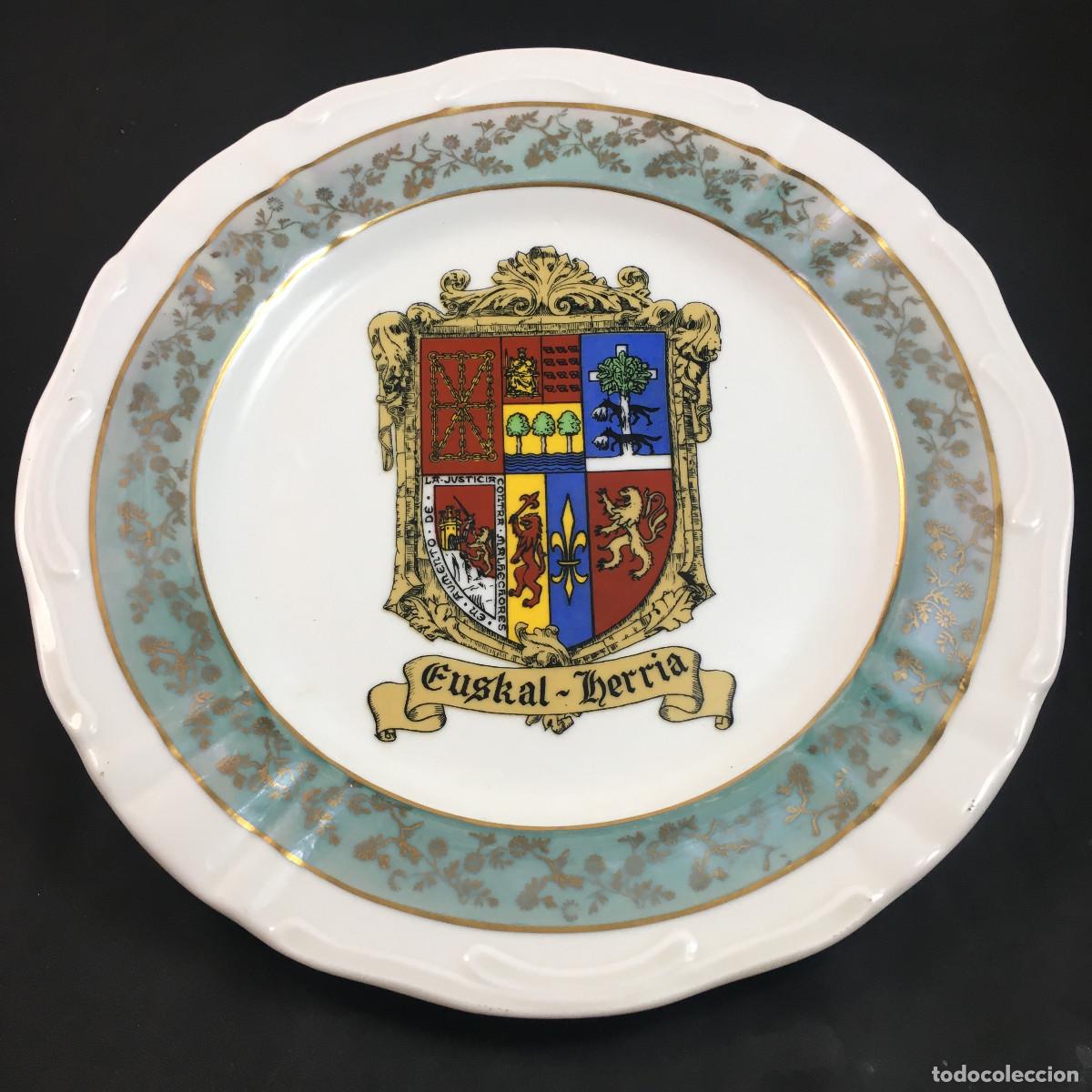 Vintage: Plato escudo Euskal Herria.